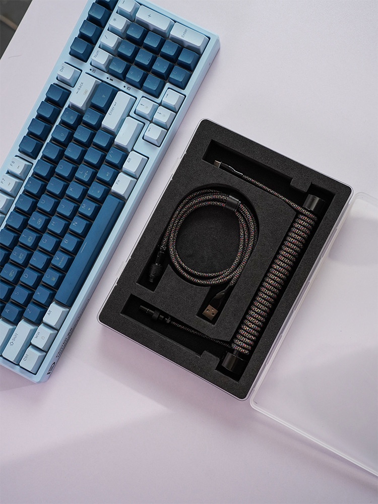 Customisable Type-C Braided 8K Data Cable with Metal Head Gift Set Customisable Type-C Braided 8K Data Cable with