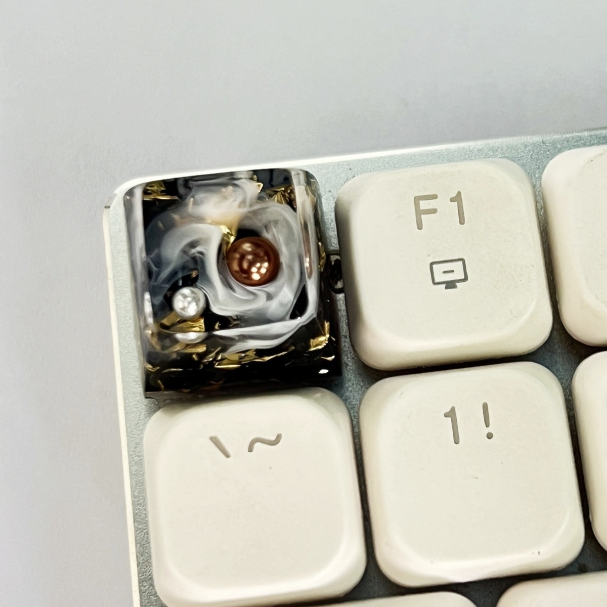 Custom Resin Backlit Metal Foil Keycap for Mechanical Keyboards Custom Resin Backlit Metal Foil Keycap for