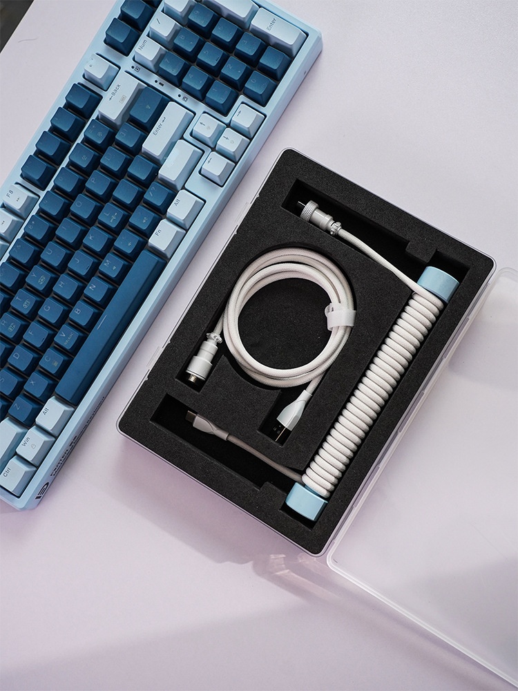 Customisable Type-C Braided 8K Data Cable with Metal Head Gift Set Customisable Type-C Braided 8K Data Cable with