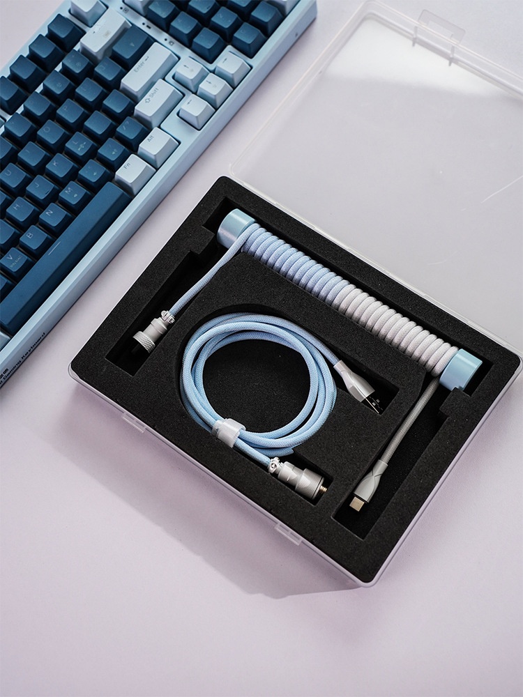 Customisable Type-C Braided 8K Data Cable with Metal Head Gift Set Customisable Type-C Braided 8K Data Cable with