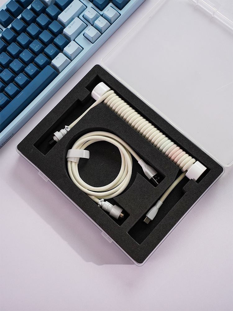 Customisable Type-C Braided 8K Data Cable with Metal Head Gift Set Customisable Type-C Braided 8K Data Cable with