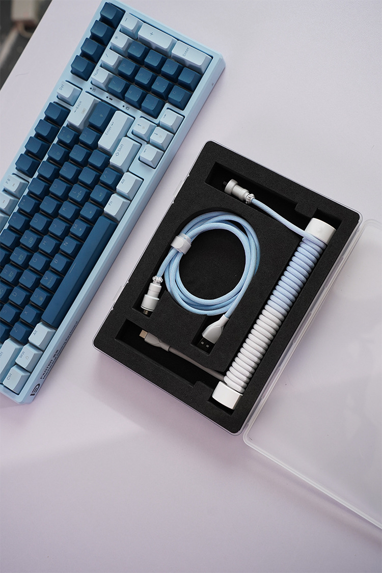 Customisable Type-C Braided 8K Data Cable with Metal Head Gift Set Customisable Type-C Braided 8K Data Cable with