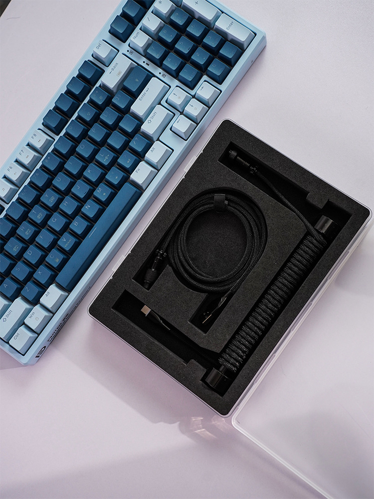 Customisable Type-C Braided 8K Data Cable with Metal Head Gift Set Customisable Type-C Braided 8K Data Cable with